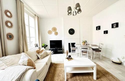 Laon Apartment | Discover Comfort at L'échappée Belle - 4-Star Retreat