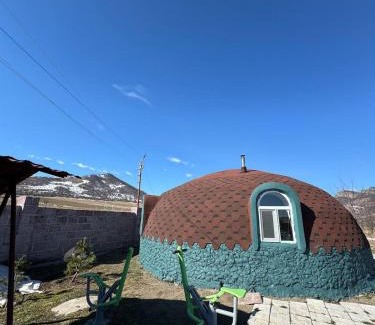 Armenia Ski Chalet | Pet-Friendly Retreat Near Hot Tub – Stay at In Bookhari