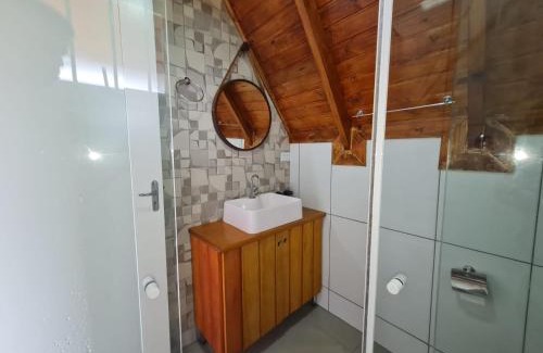 Arroio do Sal House | Pet-Friendly Stay at Cabana Refúgio Casa do Sol Retreat