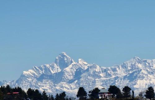 Tehri Range House | Pet-Friendly Bagheecha Homestay with Breakfast & Dining