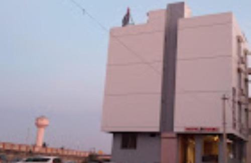 Somnath Hotel | Discover Hotel Krish in Somnath: Family-Friendly Retreat