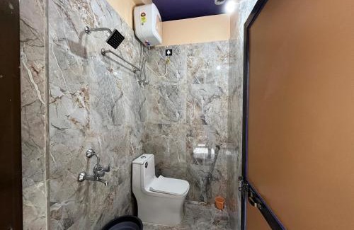 Varanasi Bed & Breakfast | Inviting SDM Guest House with Child-Friendly Amenities