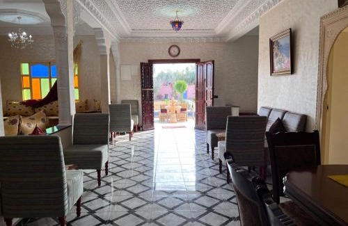 Al Ouidane Villa | Discover الشويطر: Family-Friendly Stay with Pool Access