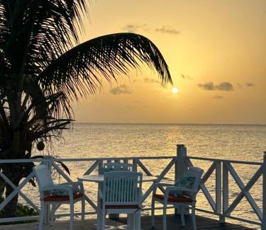 North Star Villa | North Star Villa: Oceanfront Family Retreat with Pool Access