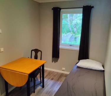 Svolvaer Apartment | Convenient Sentral Apartment Near Scenic Hiking Trails