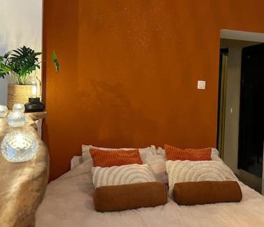 Charleroi Apartment | Relaxing Spa Retreat for an Unforgettable Night