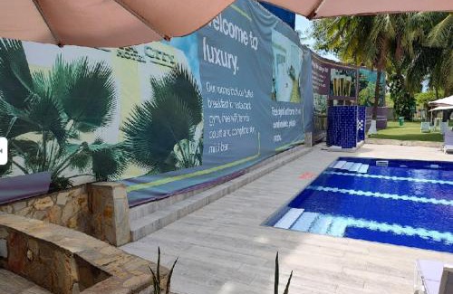 Kokomlemle Hotel | Manjaro Suites: Premier Executive Apartment with Pool Access