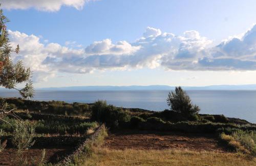 Isla Amantani Bed & Breakfast | Budget-Friendly Sunset Lodge Amantani for Family Getaways