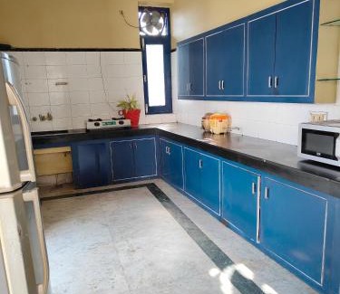 Faizabad Apartment | Cozy Family Homestay in Shantiniketan - Pet Friendly Stay