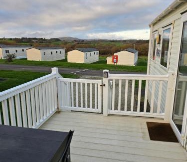 Grampound Other | Family-Friendly Retreat at 113 Caravan, Meadow Lakes