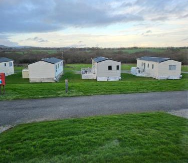 Grampound Other | Family-Friendly Retreat at 113 Caravan, Meadow Lakes