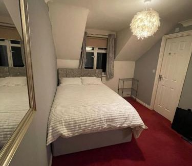 Crewe House | Cozy Room 5 at Chassagne Guest House with Hot Tub Access