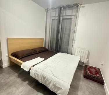 Sevran Apartment | Affordable Comfort at Sweat Home - Family-Friendly Retreat