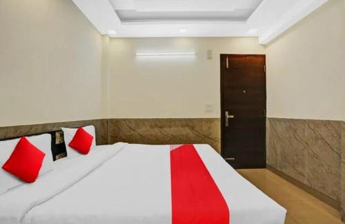 Malviya Nagar House | Welcoming Hotel with Breakfast & Family-Friendly Amenities