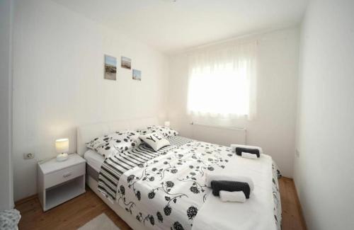 Zagreb Apartment | Affordable Happy Rooms with Pool & Family-Friendly Vibes