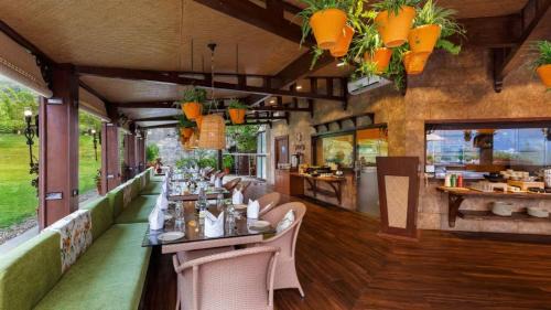 Tapovan Apartment | Experience Aloha Apartment with Ocean Views and Pool Access