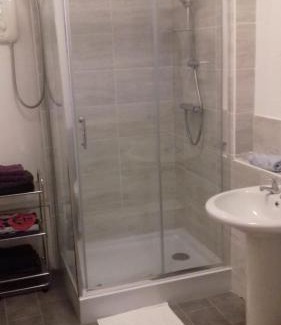 Offerton Park House | Cozy Maple Lodge: Family-Friendly Retreat with Kitchen