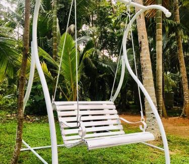 Habaraduwa Apartment | Discover Siri Villa: Family & Pet-Friendly Retreat Awaits