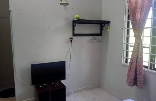 Kampung Bukit Bunga Hotel | Budget-Friendly D' Bunga Hotel Bukit Bunga - Family Welcoming