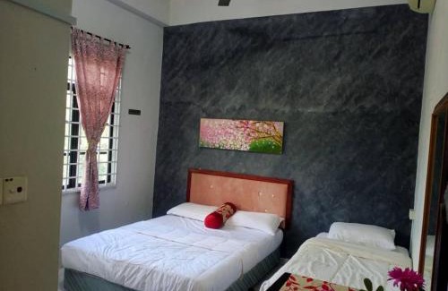 Kampung Bukit Bunga Hotel | Budget-Friendly D' Bunga Hotel Bukit Bunga - Family Welcoming