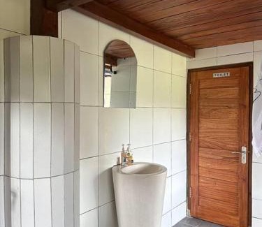 Selemadeg House | Discover Karyasari Kabin - Cozy Tiny House for Families