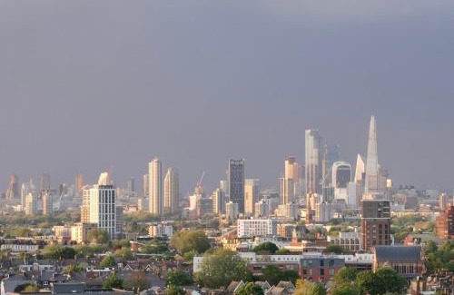 Brixton Hill House | Indulge in the OMG PentHouse with Hot Tub Retreat