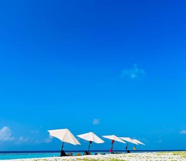 Gaafaru Bed & Breakfast | Inviting Gaafaru B&B: Family-Friendly Retreat Awaits