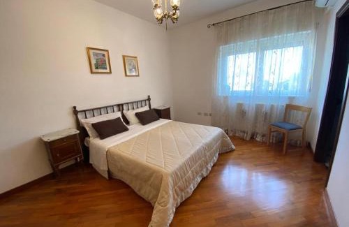 Agrigento House | Guest Rated: Isoletta 92100 with Hot Tub & Kitchen