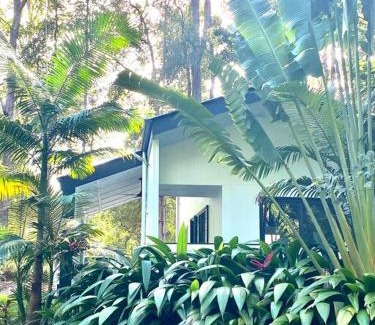 Doonan Villa | Cozy Bungalow @ Strathkyle with Ocean Views in Noosa