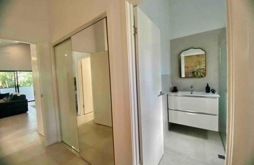 Doonan Villa | Cozy Bungalow @ Strathkyle with Ocean Views in Noosa