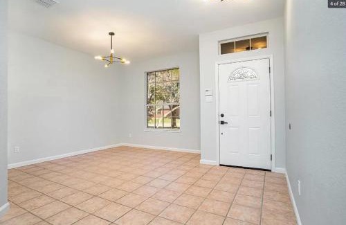 Rowlett House | Modern Home in a Prime Location with Family Amenities