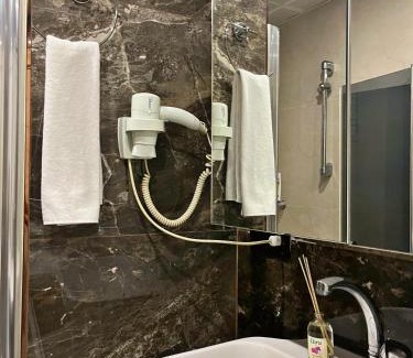 Bakırkoy Apartment | Convenient Stay at The Pashaam Suit Bakırköy with Kitchen