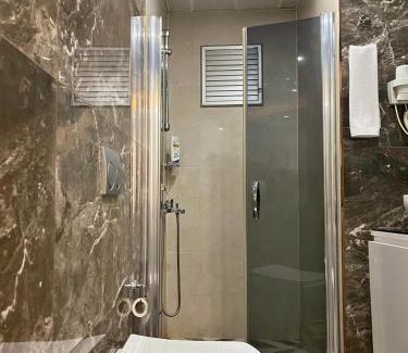 Bakırkoy Apartment | Convenient Stay at The Pashaam Suit Bakırköy with Kitchen