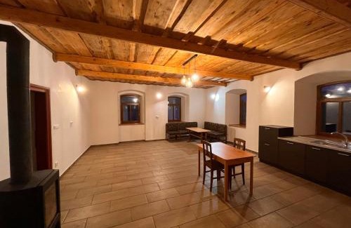 Stoky Apartment | Family-Friendly Retreat at Sluneční dvůr Smilov