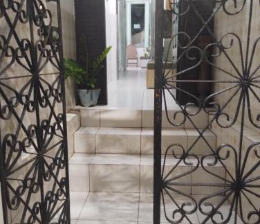 Dois de Julho House | Exceptional Zelia: Pet-Friendly Retreat for Families