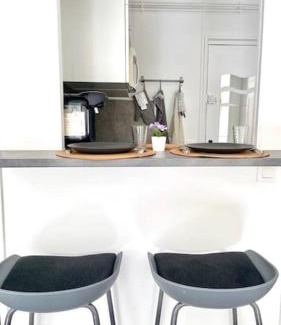 Les Epinettes Apartment | Cozy Studio Near Paris with Parking and Terrace