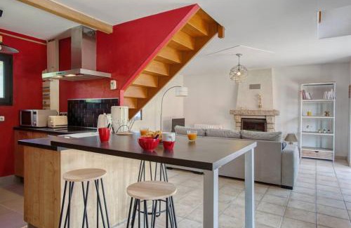 Cleguer House | Cozy Home with Fireplace Near Lorient, Family-Friendly Stay
