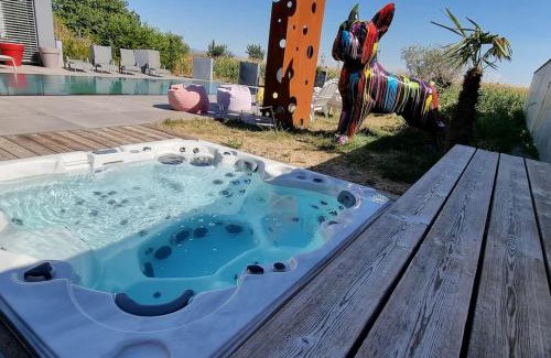 Raedersheim Villa | Experience Magique Villa with Pool and Jacuzzi Amenities