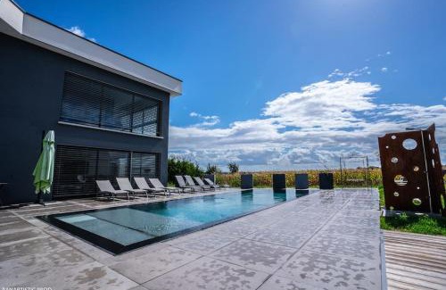 Raedersheim Villa | Experience Magique Villa with Pool and Jacuzzi Amenities