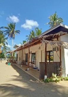 El Nido House | Beachfront Bliss at CocoHut Beach House - Rated 9/10