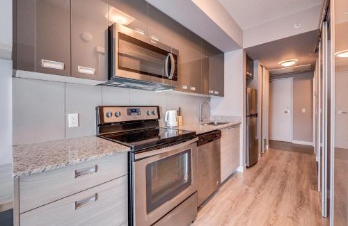 Waterloo Apartment | Eco-Friendly 1 Bedroom Condo in Waterloo - Pet Friendly Stay