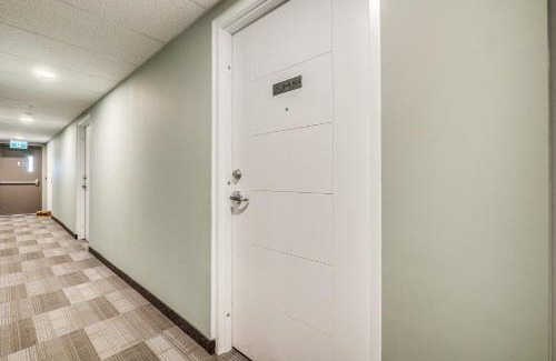 Waterloo Apartment | Eco-Friendly 1 Bedroom Condo in Waterloo - Pet Friendly Stay