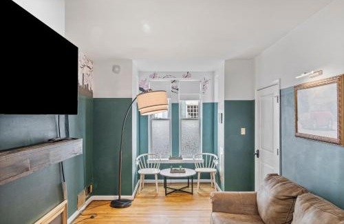 H Street Corridor Apartment | Relax in The Art Suite with Private Hot Tub - Capitol Hill