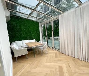 Srodmiescie Apartment | Gdynia City Life: Pet-Friendly Stays with Pool Access