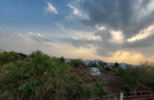 Shegaon House | GRUHAM Guest House: Perfect Family Retreat with Pet Amenities