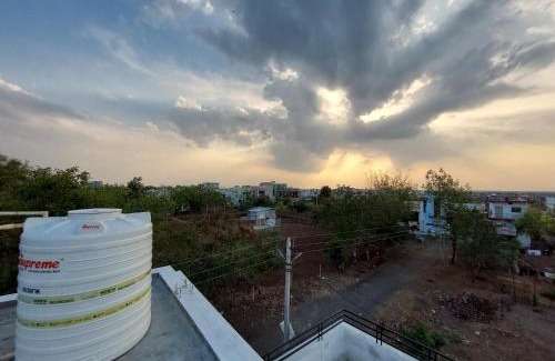 Shegaon House | GRUHAM Guest House: Perfect Family Retreat with Pet Amenities