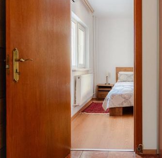 Vitan Apartment | Modern Dristor Apartment with Free Parking & Family Amenities