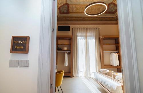 Catania City Centre House | Elegant ETNEA Suite 270: Guest Rated 10/10 with Hot Tub