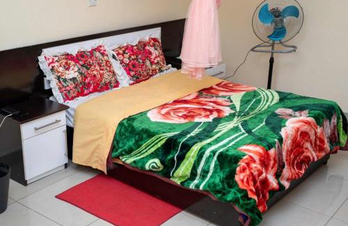 Lilongwe Hotel | Discover Moments Lodge: Family-Friendly with Breakfast Included