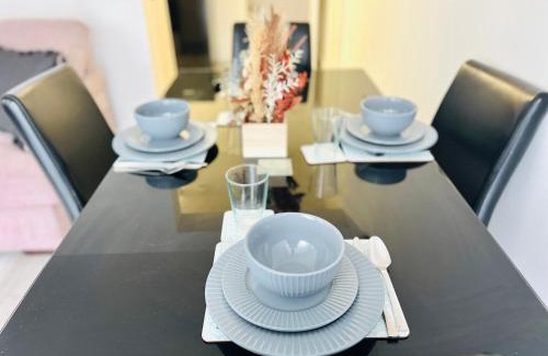 Holbrooks House | Comfortable 5-Bed House in Coventry by Seeka Stay
